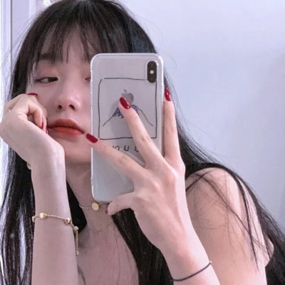 不时用俄语小声说真心话的邻桌艾莉同学